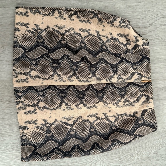 12th Tribe Faux Suede Snakeskin Mini Skirt – XS - Picture 6 of 7